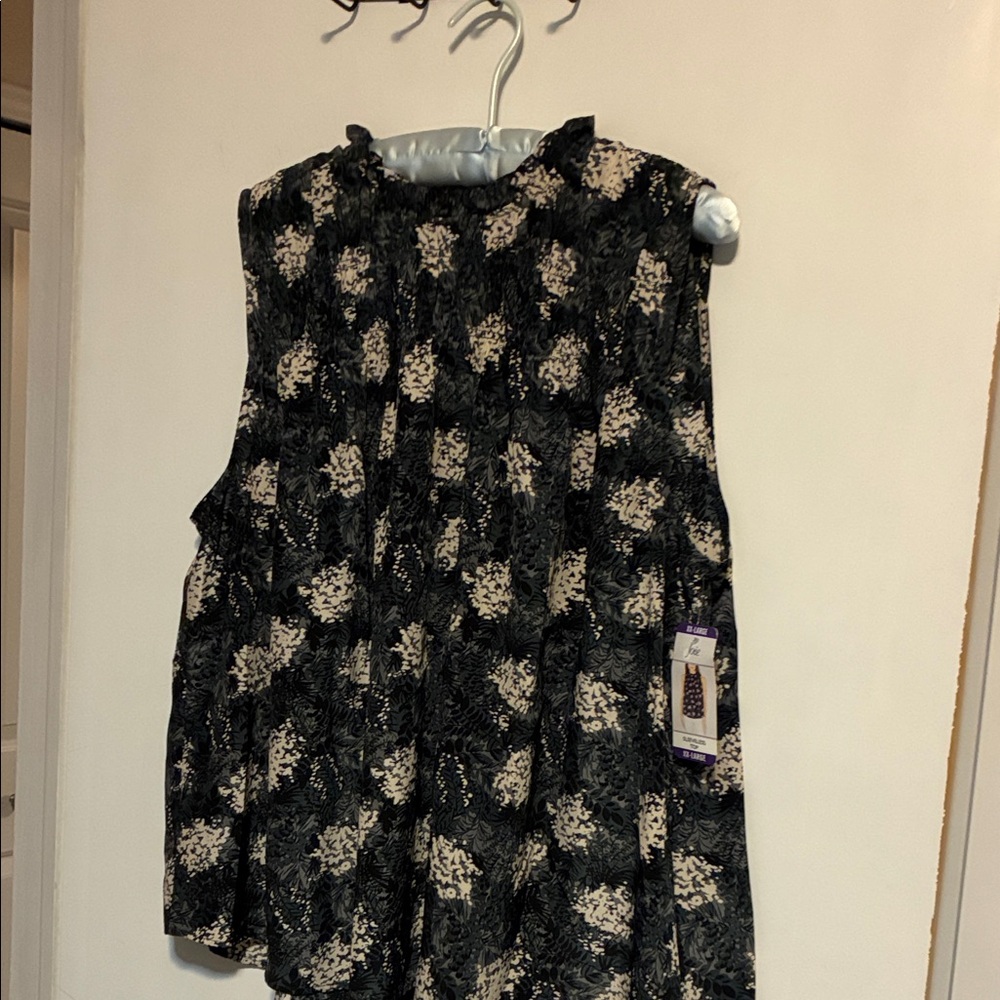 Joie Black and Cream Floral Blouse, size xxl